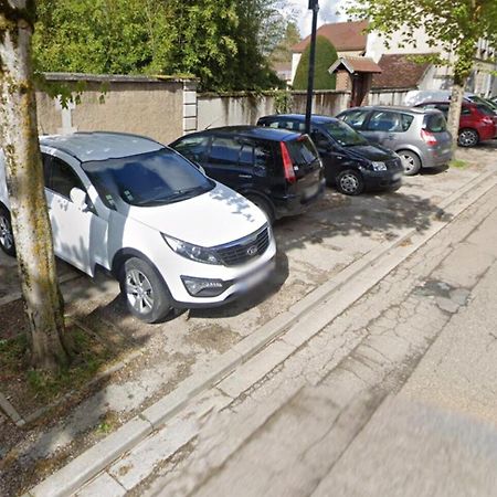Maison De Ville Avec Parking Gratuit Chablis Exterior photo